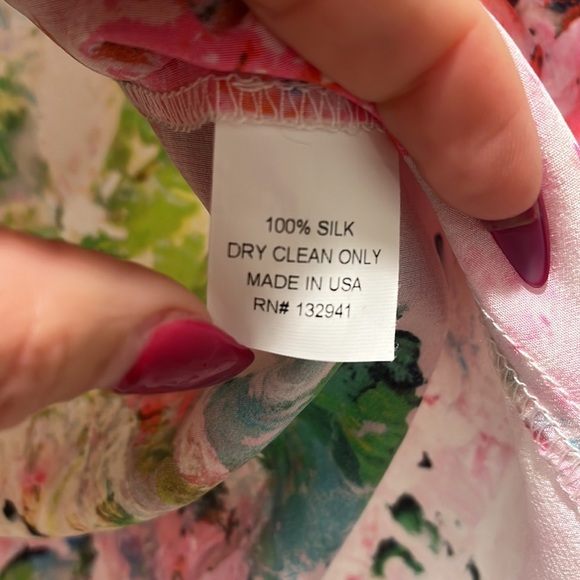 Amanda Uprichard Sleeveless Blouse Market
Floral Silk Gardenia Graphic P - Picture 4 of 5